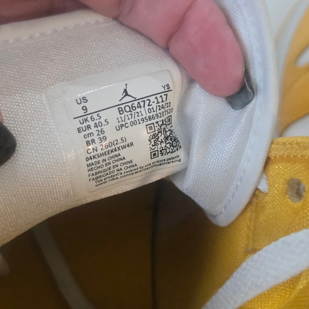 Air Jordan 1 Mid University Gold White Mens Sneakers BQ6472-117 Yellow White